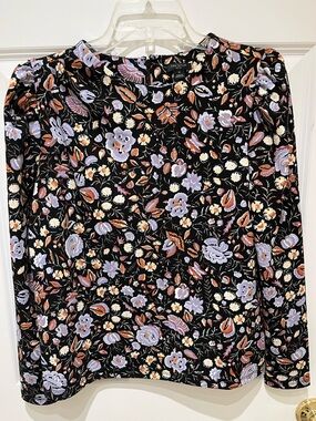 Ann Taylor Black Floral Blouse w/Lavender & Cream Accents Subtle Puffy Shoulders